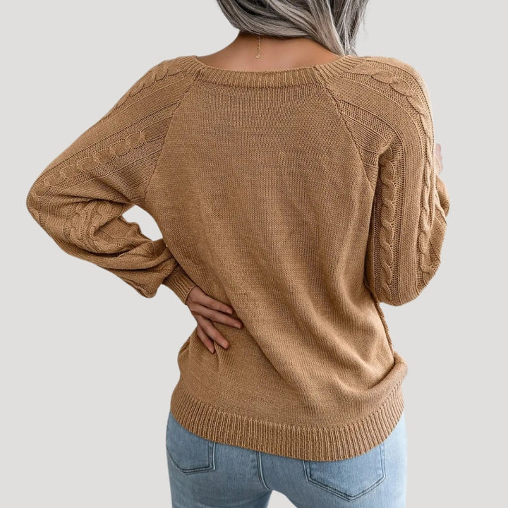 Maglione donna in lavorazione a treccia, stile invernale morbido