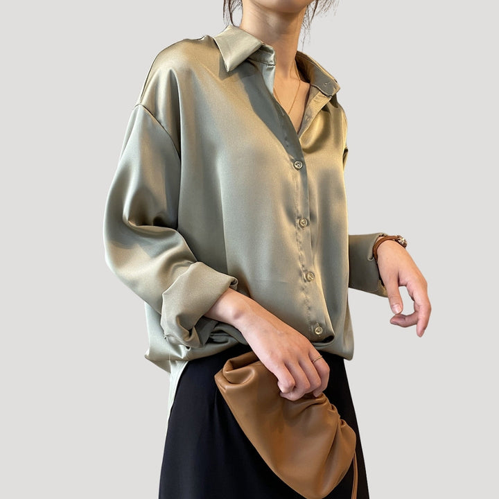 Blusa da donna in satin con maniche lunghe e bottoni