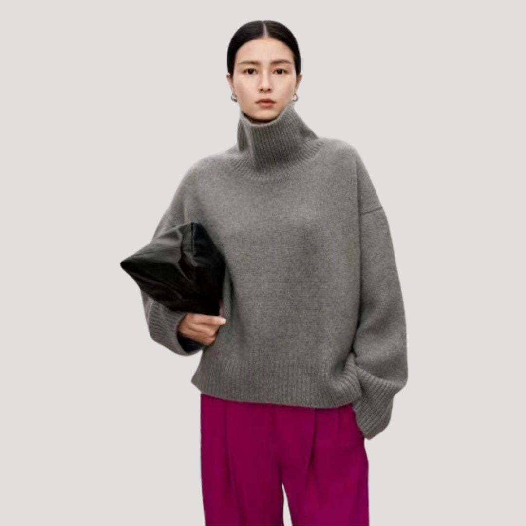Maglione in lana oversize con collo alto per donna