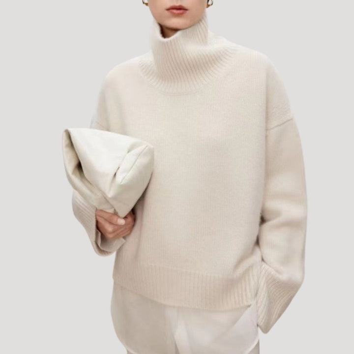 Maglione in lana oversize con collo alto per donna