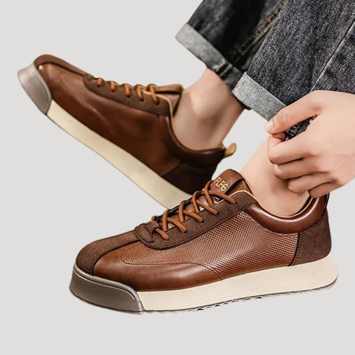 Scarpe sportive in pelle da uomo con lacci, stile smart casual
